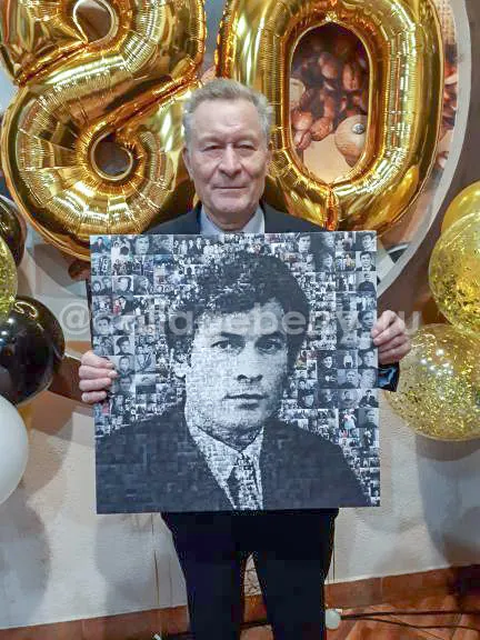 Юбиляр 80 лет держит фотомозаику со своим портретом в молодости
